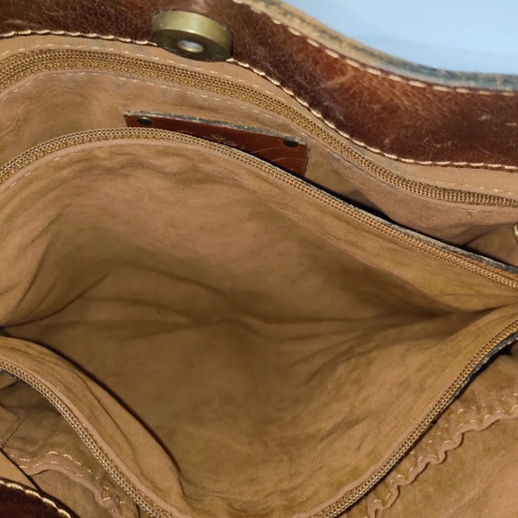 Patricia Nash Otavia Distressed Italian Leather Drawstring Bucket Crossbody Bag - Picture 5 of 9